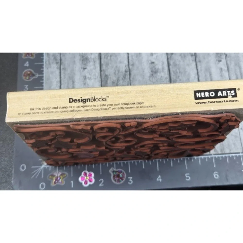 Hero Arts Flourish Holly Ivy Christmas Background Rubber Stamp Wood #D24